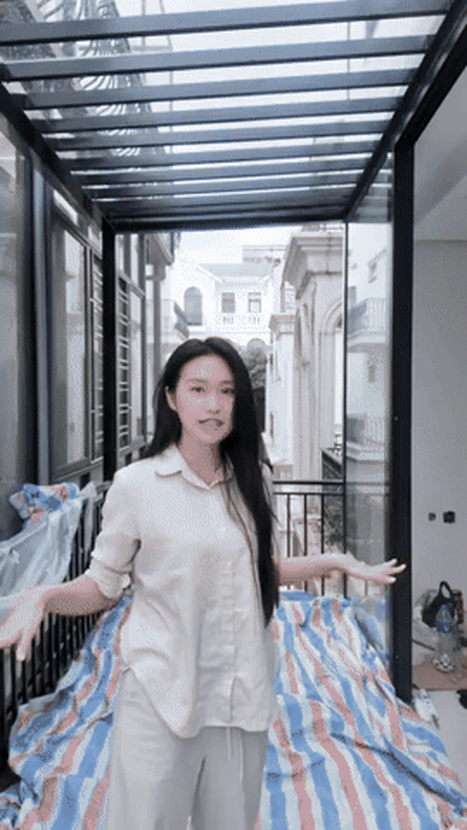 Biệt thự bạc tỷ bề thế được vì như "thiên đường nghỉ dưỡng" của vợ chồng cầu thủ đình đám- Ảnh 3. Biệt thự bạc tỷ bề thế được vì như "thiên đường nghỉ dưỡng" của vợ chồng cầu thủ đình đám- Ảnh 3.