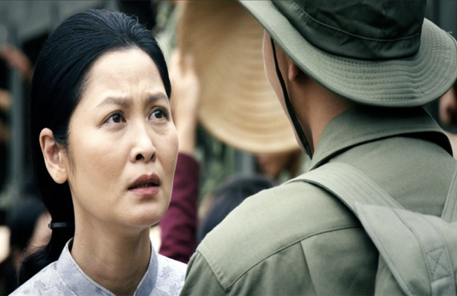 Diễn viên Đinh Thuý Hà khi diện áo dài trong Mưa Đỏ: Giữ trọn nét đẹp nền nã, phúc hậu làm say lòng khán giả- Ảnh 5. Diễn viên Đinh Thuý Hà khi diện áo dài trong Mưa Đỏ: Giữ trọn nét đẹp nền nã, phúc hậu làm say lòng khán giả- Ảnh 5.