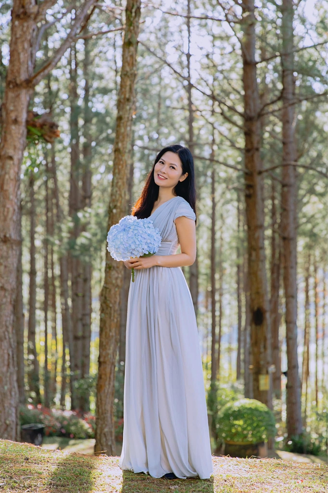 Diễn viên Đinh Thuý Hà khi diện áo dài trong Mưa Đỏ: Giữ trọn nét đẹp nền nã, phúc hậu làm say lòng khán giả- Ảnh 13. Diễn viên Đinh Thuý Hà khi diện áo dài trong Mưa Đỏ: Giữ trọn nét đẹp nền nã, phúc hậu làm say lòng khán giả- Ảnh 13.