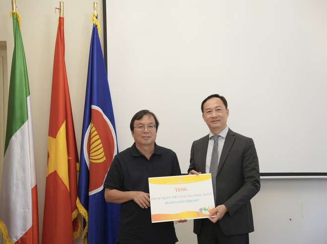 Nhà xuất bản Giáo dục nhận Bằng Doanh nghiệp Văn hoá do UNESCO trao tặng- Ảnh 2. Nhà xuất bản Giáo dục nhận Bằng Doanh nghiệp Văn hoá do UNESCO trao tặng- Ảnh 2.