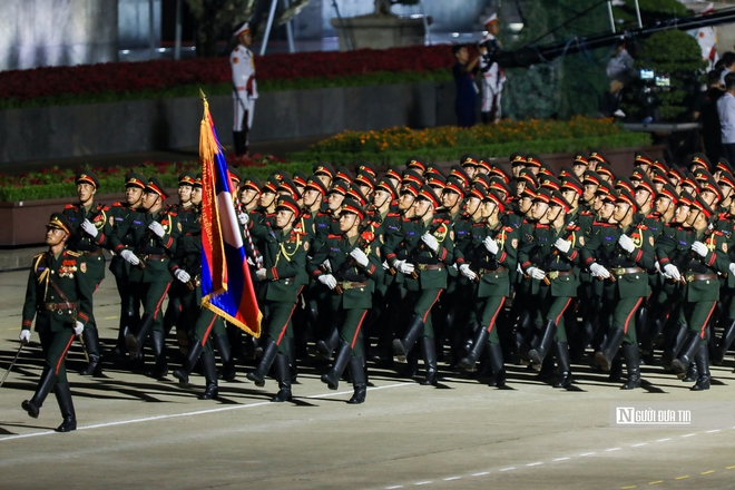 Các khối diễu binh "đi giữa lòng nhân dân"- Ảnh 5. Các khối diễu binh "đi giữa lòng nhân dân"- Ảnh 5.