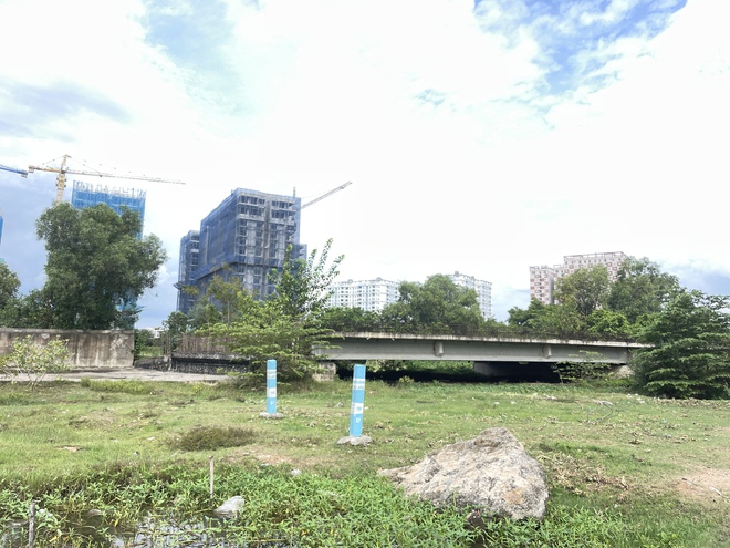 Cận cảnh dự án Vành đai 2 Tp.HCM nhiều năm “đắp chiếu” chờ ngày “hồi sinh”- Ảnh 7. Cận cảnh dự án Vành đai 2 Tp.HCM nhiều năm “đắp chiếu” chờ ngày “hồi sinh”- Ảnh 7.