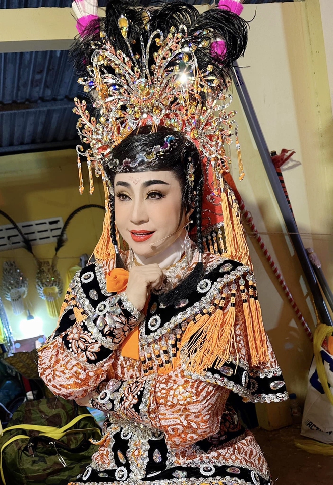 Nữ NSƯT được gọi là "thần đồng cải lương" từng kiếm được cả cây vàng/đêm, U60 vẫn lẻ bóng - Ảnh 3.