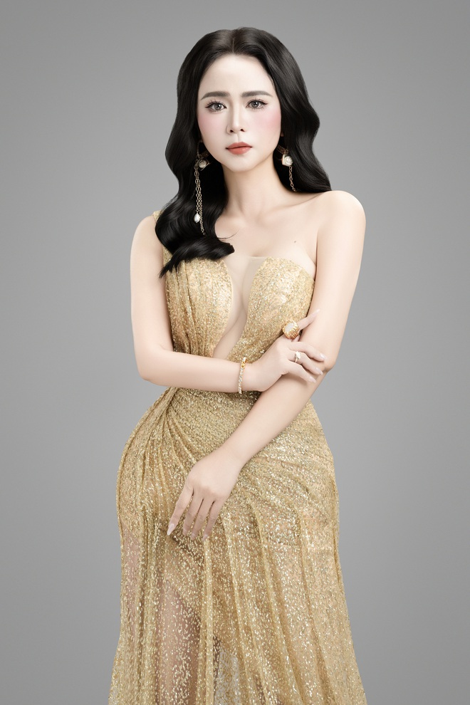Phỏng vấn nhanh NTK Thanh Hương Bùi trước thềm ShangHai Fashion Week: Sức nặng văn hoá và yếu tố đặc biệt tạo nên sức hút - Ảnh 4.