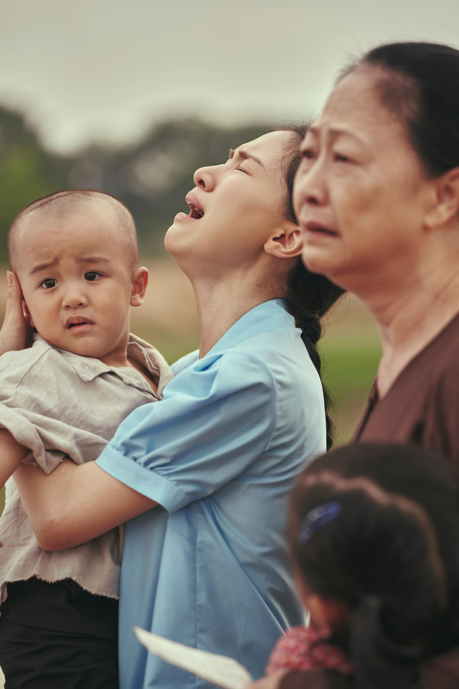 Nữ ca sĩ xuất hiện trong "Mưa đỏ" với diện mạo xinh đẹp cùng lời thoại "đắt giá" - Ảnh 6.