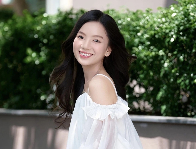 "Ngọc nữ mới của Vbiz": Nhan sắc đời thường tựa "nàng thơ" - Ảnh 6.