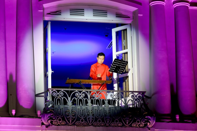 Đà Nẵng biểu diễn đêm nhạc trên ban công bảo tàng lịch sử, kết nối tương lai- Ảnh 4. Đà Nẵng biểu diễn đêm nhạc trên ban công bảo tàng lịch sử, kết nối tương lai- Ảnh 4.