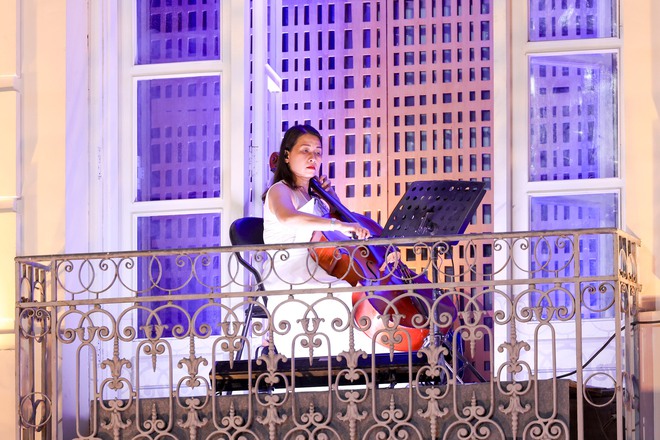 Đà Nẵng biểu diễn đêm nhạc trên ban công bảo tàng lịch sử, kết nối tương lai- Ảnh 15. Đà Nẵng biểu diễn đêm nhạc trên ban công bảo tàng lịch sử, kết nối tương lai- Ảnh 15.