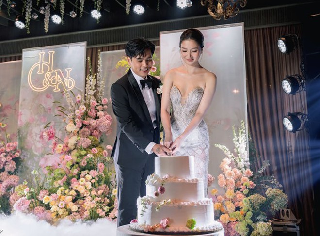 Nhật Kim Anh bắt được hoa cưới của vợ chồng Hồ Quang Hiếu- Ảnh 2.