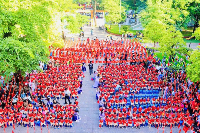Lễ khai giảng tại ngôi trường từng được Bác Hồ đến thăm- Ảnh 1. Lễ khai giảng tại ngôi trường từng được Bác Hồ đến thăm- Ảnh 1.