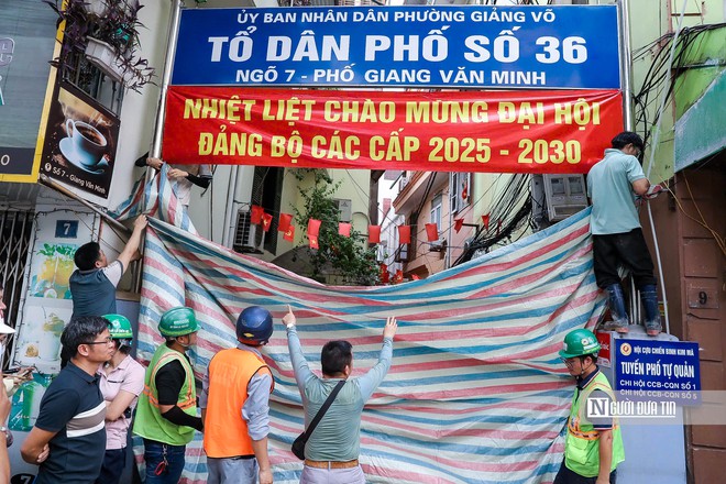 Hà Nội: Bùn lại phun trào ở dự án metro Nhổn - ga Hà Nội- Ảnh 7. Hà Nội: Bùn lại phun trào ở dự án metro Nhổn - ga Hà Nội- Ảnh 7.