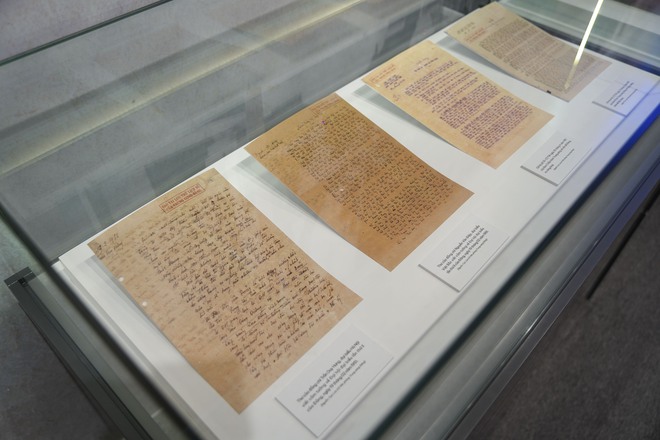 Nh&igrave;n lại lịch sử vẻ vang của Đảng th&ocirc;ng qua triển l&atilde;m c&aacute;c kỳ Đại hội - Ảnh 2.