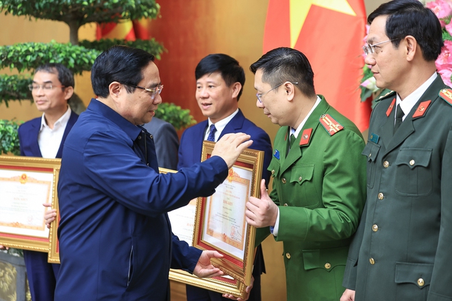 Thủ tướng: "Chiến dịch Quang Trung" kh&ocirc;ng những chiến thắng m&agrave; c&ograve;n "chiến thắng gi&ograve;n gi&atilde;" - Ảnh 3.