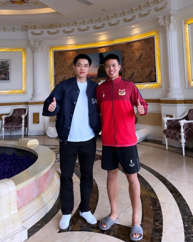 Tiền vệ Nguyễn Đ&igrave;nh Bắc: Cực đơn giản m&agrave; chất giữa đời thường- Ảnh 13.