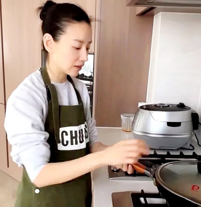 Bị quay lưng v&igrave; ồn &agrave;o ly h&ocirc;n, n&agrave;ng "ngọc nữ" từng được cả showbiz n&acirc;ng niu nay chọn l&agrave;m mẹ đơn th&acirc;n - Ảnh 7.