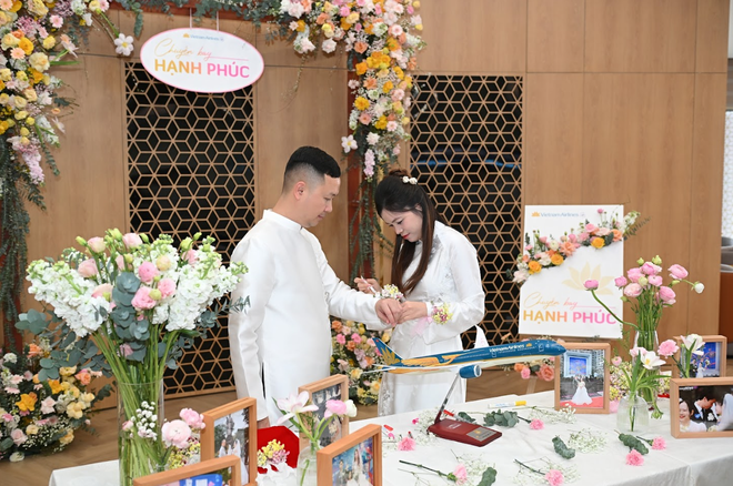 Vietnam Airlines lan tỏa th&ocirc;ng điệp &ldquo;Việt Nam hạnh ph&uacute;c&rdquo; từ bầu trời - Ảnh 5.