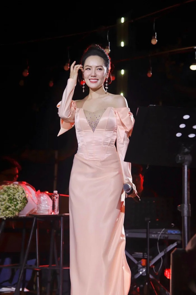 Ca sĩ Phương Linh bất ngờ "c&ocirc;ng khai" t&igrave;nh cảm với nam thần showbiz - Ảnh 3.