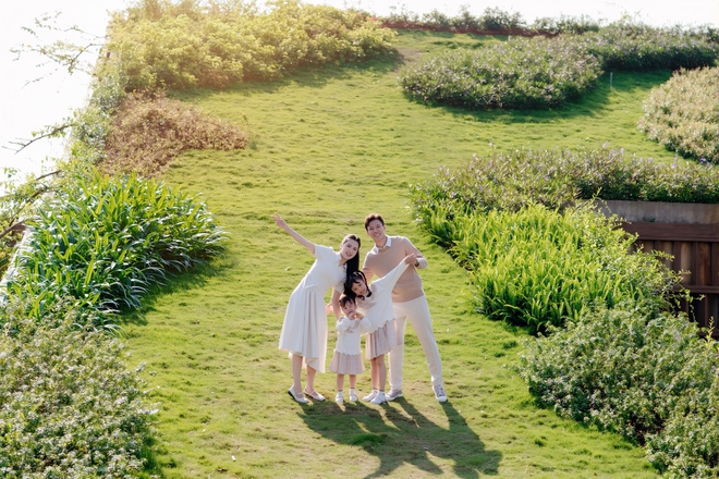 10 năm b&ecirc;n nhau của đội trưởng tuyển Việt Nam Quế Ngọc Hải v&agrave; cựu hoa kh&ocirc;i ĐH Vinh - Ảnh 6.