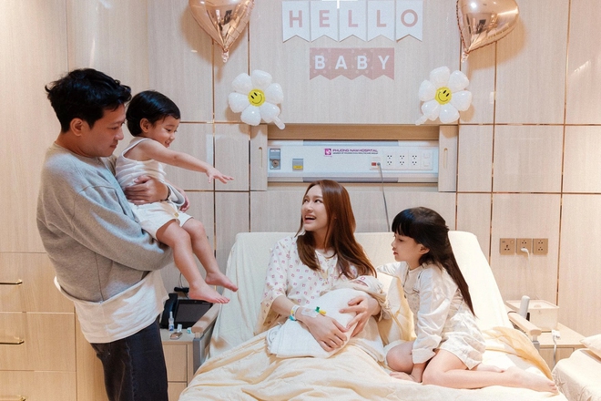 Diễn vi&ecirc;n Nh&atilde; Phương sinh con thứ 3- Ảnh 2.