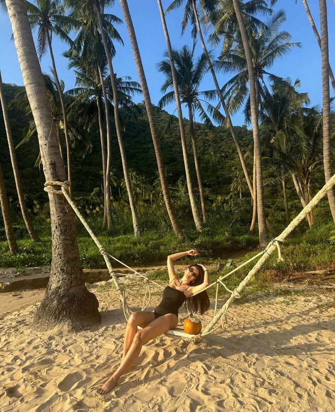 Vóc dáng "vạn người mê" của siêu mẫu Anh Thư ở tuổi 43- Ảnh 5. Vóc dáng "vạn người mê" của siêu mẫu Anh Thư ở tuổi 43- Ảnh 5.