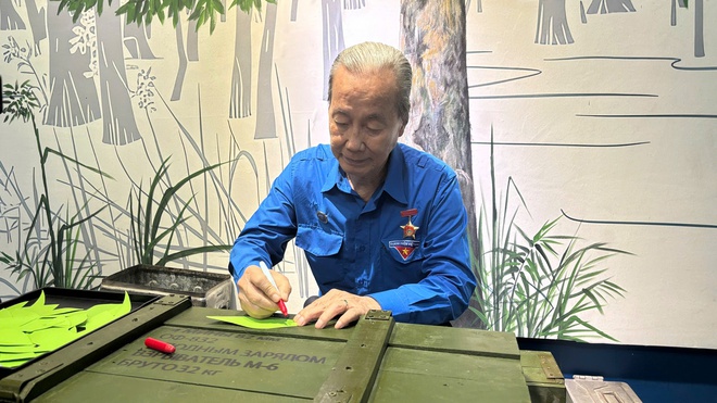 Thanh xu&acirc;n h&oacute;a huyền thoại tr&ecirc;n tuyến đường 1C giữa l&ograve;ng Tp.HCM - Ảnh 7.