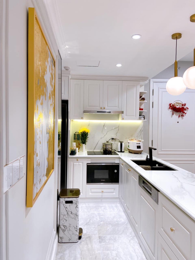 Nam cầu thủ "ting ting" gần 500 triệu đồng cho bạn gái, sở hữu cơ ngơi gây bất ngờ - Ảnh 8.