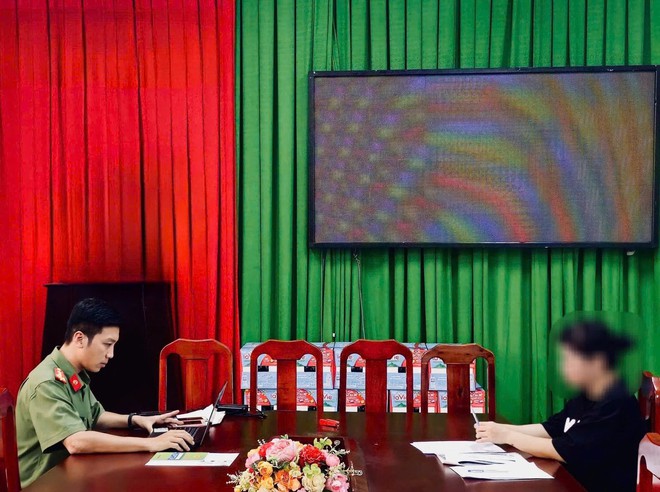 Triệu tập người tung, chia sẻ tin giả &ldquo;bắt MC Quyền Linh&rdquo;- Ảnh 1.