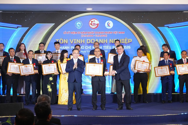 Phó Chủ tịch Tp.HCM: Không để doanh nghiệp đi lại nhiều lần, kiến nghị kéo dài vì đùn đẩy trách nhiệm- Ảnh 5.