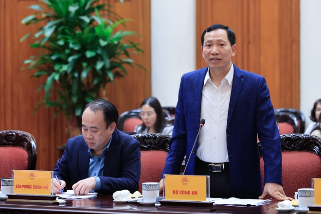 Thủ tướng: Hoàn thành xây mới cầu sông Lô trong vòng 1 năm- Ảnh 4. Thủ tướng: Hoàn thành xây mới cầu sông Lô trong vòng 1 năm- Ảnh 4.