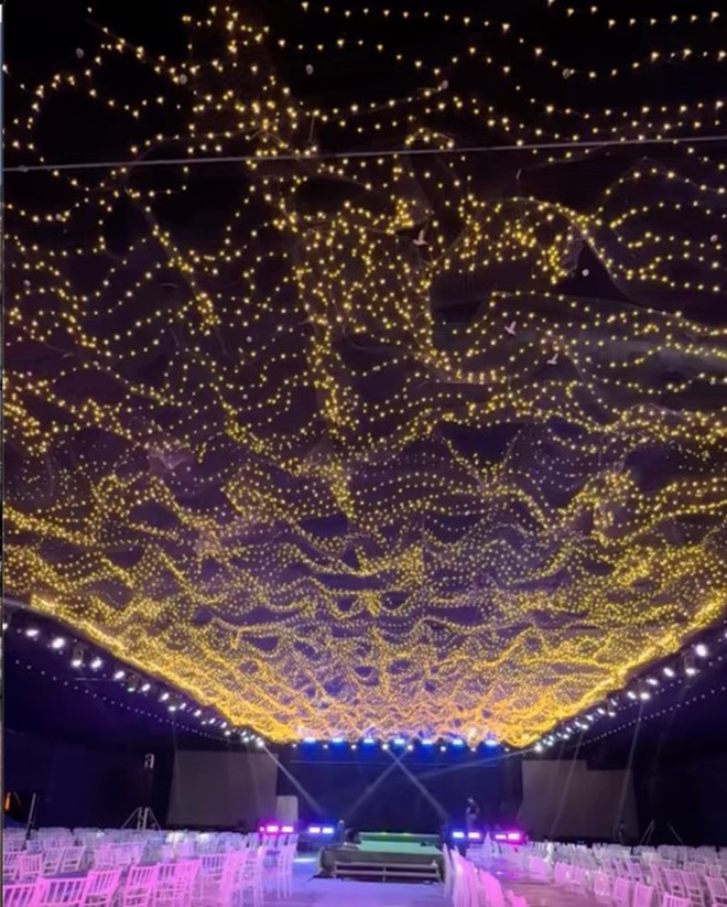 Rạp cưới quy m&ocirc; nhất nh&igrave; l&agrave;ng b&oacute;ng của cầu thủ Đức Huy v&agrave; nữ MC nổi tiếng showbiz  - Ảnh 4.