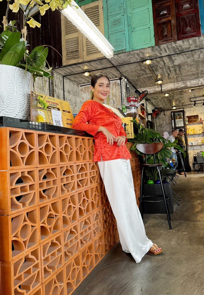 "B&agrave; mối quốc d&acirc;n" l&agrave; NSƯT nổi tiếng một thời, U50 đi b&aacute;n cafe, 25 ngh&igrave;n/ly - Ảnh 6.