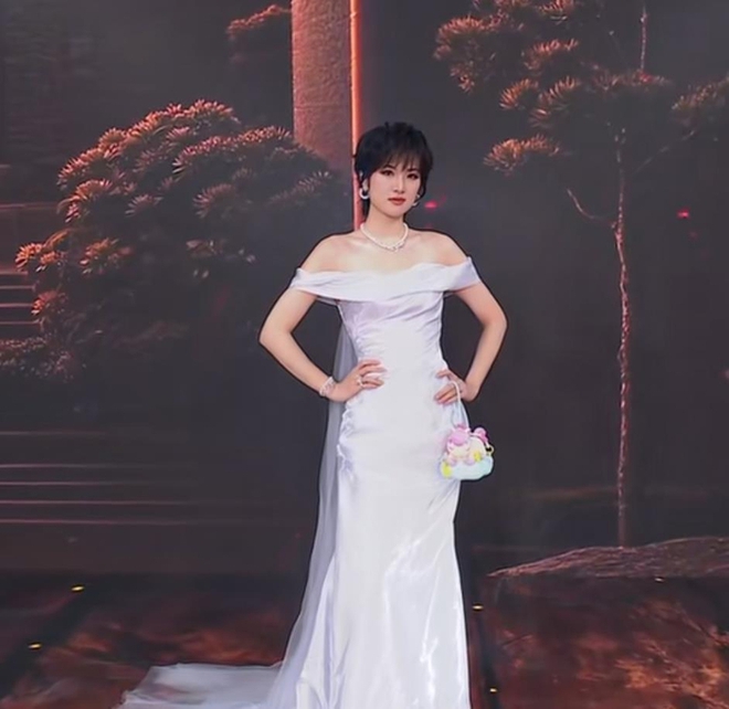 Tiểu thư giàu có bậc nhất showbiz là cử nhân Harvard, ở biệt thự nghìn tỷ đồng, vào giới giải trí vì đam mê- Ảnh 4. Tiểu thư giàu có bậc nhất showbiz là cử nhân Harvard, ở biệt thự nghìn tỷ đồng, vào giới giải trí vì đam mê- Ảnh 4.