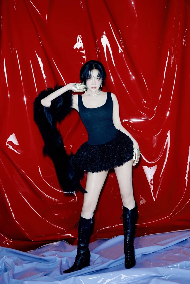 "Đệ nhất mỹ nữ l&agrave;ng h&agrave;i" l&agrave; nữ ch&iacute;nh phim dẫn đầu ph&ograve;ng v&eacute; Việt, U40 vẫn độc th&acirc;n - Ảnh 3.