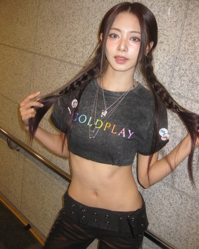 Mỹ nh&acirc;n đẹp nhất thế giới, g&acirc;y bất ngờ sau 10 bị cấm s&oacute;ng - Ảnh 11.