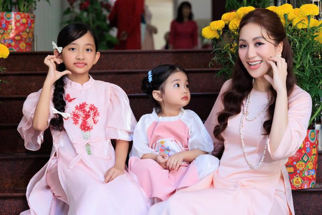 "&Uacute;t cưng" Lisa nh&agrave; Kh&aacute;nh Thi - Phan Hiển "đốn tim" với loạt ảnh xinh y&ecirc;u như b&uacute;p b&ecirc; - Ảnh 8.