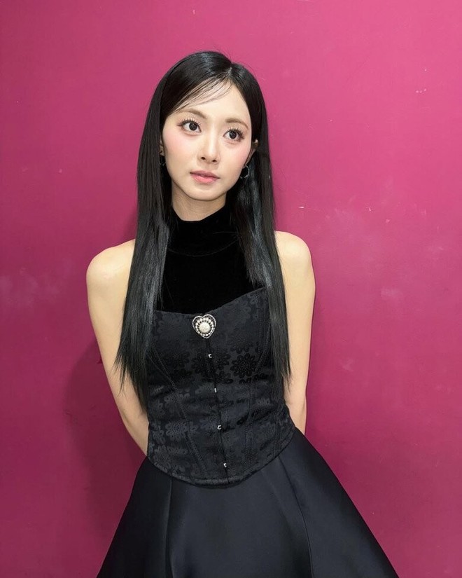 Mỹ nh&acirc;n đẹp nhất thế giới, g&acirc;y bất ngờ sau 10 bị cấm s&oacute;ng - Ảnh 9.