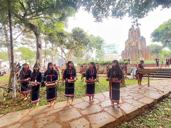 Gia Lai định vị du lịch "rừng vàng – biển bạc" thành trụ cột kinh tế - Ảnh 7.