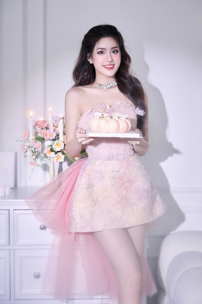 hình ảnh đời thường xinh đẹp, thân thiện của tân Hoa hậu Thế giới Việt Nam - Ảnh 9.