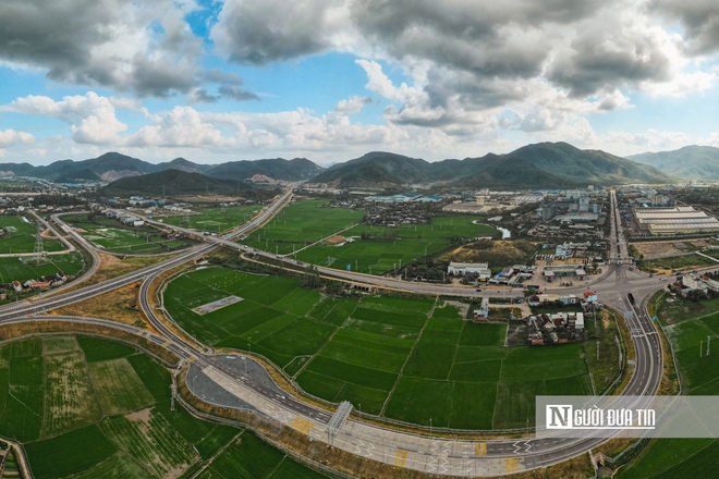 Hơn 200 km cao tốc từ Quảng Ng&atilde;i đến Đắk Lắk vẫn nằm chờ bất động d&ugrave; đ&atilde; ho&agrave;n th&agrave;nh thi c&ocirc;ng - Ảnh 4.