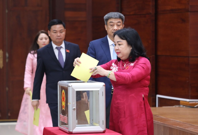 T&acirc;n Chủ tịch UBND tỉnh Đắk Lắk cam kết &ldquo;n&oacute;i đi đ&ocirc;i với l&agrave;m&rdquo;, tập trung th&aacute;o gỡ &ldquo;điểm nghẽn&rdquo; của tỉnh - Ảnh 2.