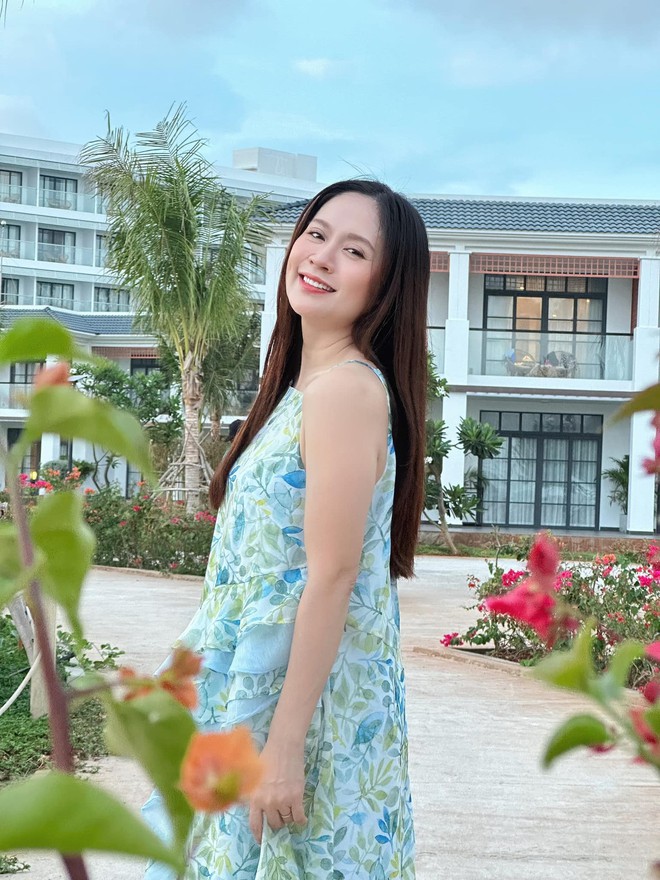 Top 10 "nữ thần mặt mộc" đẹp nhất Vbiz, kh&ocirc;ng son phấn vẫn khiến vạn người m&ecirc; - Ảnh 3.