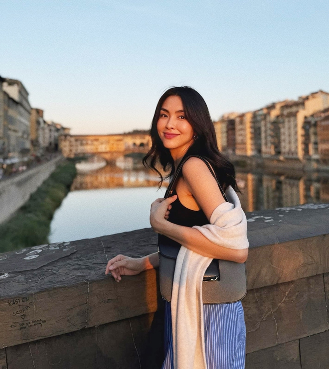 Top 10 "nữ thần mặt mộc" đẹp nhất Vbiz, kh&ocirc;ng son phấn vẫn khiến vạn người m&ecirc; - Ảnh 11.