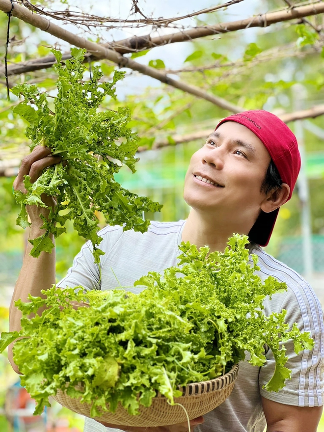 Cuộc sống giản dị, k&iacute;n tiếng trong nh&agrave; vườn 800m2 của "nam thần m&agrave;n ảnh" hậu đổ vỡ - Ảnh 5.