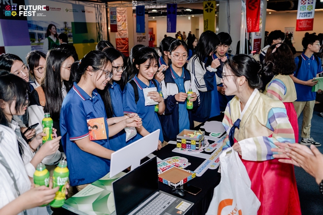 H&agrave;ng ngh&igrave;n học sinh "chạm" tương lai nghề nghiệp trong kỷ nguy&ecirc;n AI- Ảnh 3.