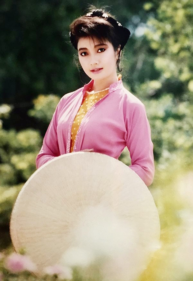 "Mỹ nh&acirc;n h&agrave;ng đầu những năm 90", cuộc sống b&igrave;nh dị sau 37 năm đăng quang Hoa hậu - Ảnh 4.