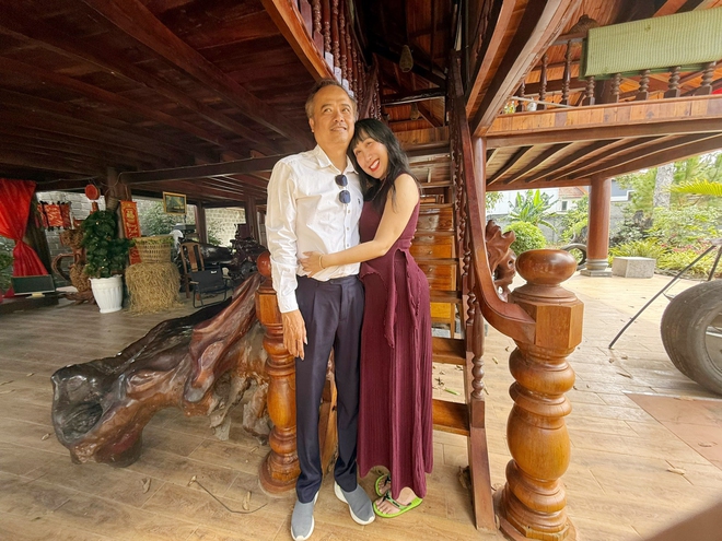 Nữ nghệ sĩ l&agrave; mẹ đơn th&acirc;n U50, Ph&oacute; viện trưởng được đại gia miền T&acirc;y y&ecirc;u say đắm - Ảnh 3.
