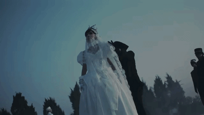 "Mỹ nh&acirc;n c&oacute; v&ograve;ng eo ảo nhất Vbiz" bầm dập trầy trụa g&acirc;y x&ocirc;n xao - Ảnh 4.