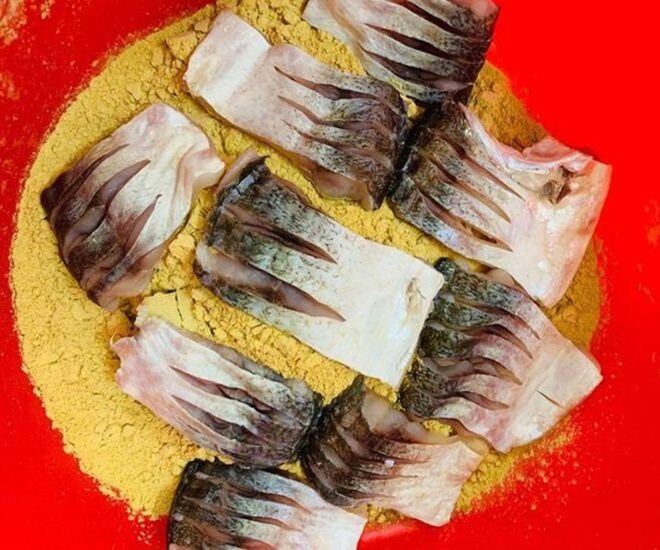 M&oacute;n c&aacute; tốn cơm l&agrave; đặc sản nổi tiếng của v&ugrave;ng qu&ecirc; đất Tổ, ăn một lần m&ecirc; tới gi&agrave; - Ảnh 4.