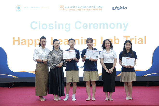 Học sinh hào hứng trải nghiệm học tiếng Anh cùng AI Addie- Ảnh 5. Học sinh hào hứng trải nghiệm học tiếng Anh cùng AI Addie- Ảnh 5.