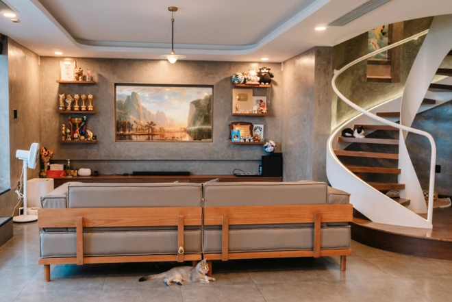 Nam ca sĩ kiêm MC đình đám, U40 độc thân trong penthouse 3 tầng giữa lòng Sài Gòn- Ảnh 3. Nam ca sĩ kiêm MC đình đám, U40 độc thân trong penthouse 3 tầng giữa lòng Sài Gòn- Ảnh 3.
